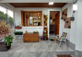 Foto 1 de Casa com 2 Quartos à venda, 67m² em Hípica, Porto Alegre