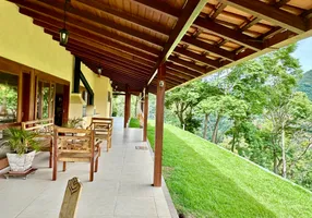 Foto 1 de Casa com 4 Quartos à venda, 400m² em Pedro do Rio, Petrópolis