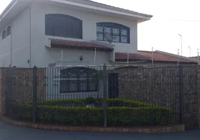 Foto 1 de Casa com 3 Quartos para alugar, 309m² em Vila Harmonia, Araraquara