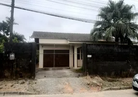 Foto 1 de Casa com 2 Quartos para alugar, 100m² em Boehmerwald, Joinville