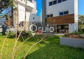 Foto 1 de Casa de Condomínio com 4 Quartos à venda, 300m² em Ipanema, Porto Alegre