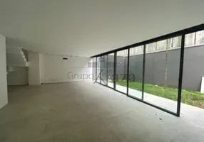 Foto 1 de Casa de Condomínio com 3 Quartos à venda, 440m² em Jardim Guedala, São Paulo