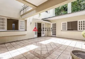 Foto 1 de Casa com 4 Quartos à venda, 387m² em Jardim Luzitânia, São Paulo