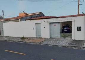 Foto 1 de Casa com 3 Quartos à venda, 340m² em Coroa do Meio, Aracaju
