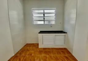 Foto 1 de Apartamento com 1 Quarto para alugar, 50m² em Estuario, Santos