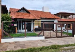 Foto 1 de Casa com 4 Quartos à venda, 180m² em Centro, Tramandaí