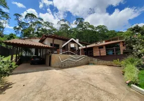 Foto 1 de Casa com 5 Quartos à venda, 500m² em Secretário, Petrópolis