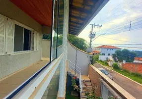 Foto 1 de Casa com 3 Quartos à venda, 230m² em Alto dos Pinheiros, Juiz de Fora