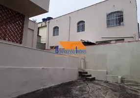 Foto 1 de Casa com 3 Quartos à venda, 200m² em Cachoeirinha, Belo Horizonte