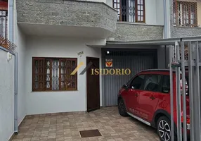 Foto 1 de Sobrado com 3 Quartos à venda, 139m² em Tingui, Curitiba
