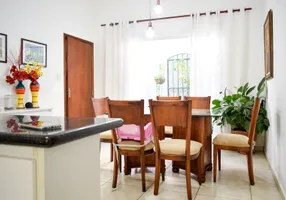 Foto 1 de Casa com 3 Quartos à venda, 250m² em Jardim Oasis, Taubaté