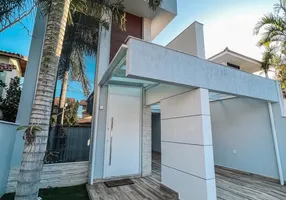 Foto 1 de Casa de Condomínio com 4 Quartos à venda, 172m² em Itaipu, Niterói