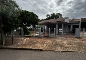 Foto 1 de Casa com 3 Quartos para alugar, 200m² em Zona 08, Maringá