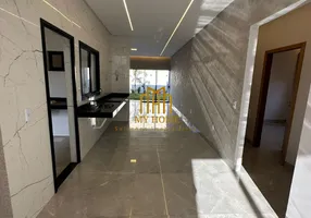 Foto 1 de Casa com 3 Quartos à venda, 141m² em Jardim Colorado, Goiânia