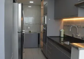 Foto 1 de Apartamento com 2 Quartos à venda, 97m² em Vila Assunção, Praia Grande