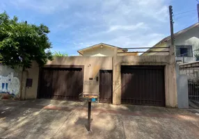Foto 1 de Casa com 3 Quartos à venda, 180m² em Champagnat, Londrina