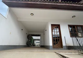 Foto 1 de Casa com 3 Quartos à venda, 299m² em Riviera Fluminense, Macaé