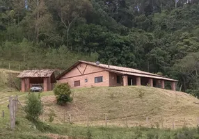Foto 1 de Fazenda/Sítio com 3 Quartos à venda, 21000m² em Centro , Joanópolis