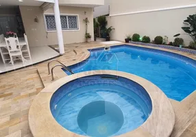 Foto 1 de Sobrado com 4 Quartos à venda, 299m² em Jardim São Caetano, São Caetano do Sul