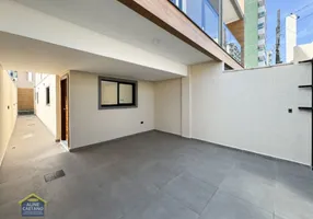 Foto 1 de Sobrado com 3 Quartos à venda, 120m² em Vila Guilhermina, Praia Grande