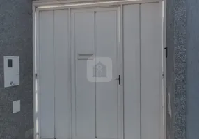 Foto 1 de Casa com 2 Quartos à venda, 54m² em Vida Nova, Uberlândia