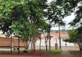 Foto 1 de Lote/Terreno à venda, 350m² em Conjunto Costa Telles II, Uberaba