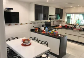 Foto 1 de Sobrado com 3 Quartos à venda, 320m² em Vila Gomes Cardim, São Paulo