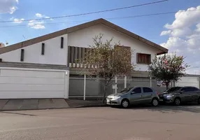 Foto 1 de Imóvel Comercial com 3 Quartos para venda ou aluguel, 261m² em Vila Harmonia, Araraquara