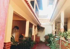 Foto 1 de Casa com 5 Quartos à venda, 250m² em Madureira, Rio de Janeiro