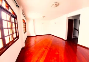 Foto 1 de Sobrado com 3 Quartos à venda, 262m² em Vila Mazzei, São Paulo