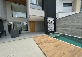Foto 1 de Casa de Condomínio com 4 Quartos à venda, 348m² em Recreio Dos Bandeirantes, Rio de Janeiro