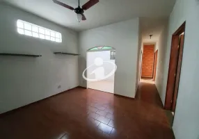 Foto 1 de Casa com 3 Quartos para alugar, 165m² em Santa Mônica, Uberlândia