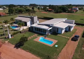 Foto 1 de Casa de Condomínio com 3 Quartos à venda, 400m² em Riviera de Santa Cristina I, Arandu