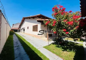 Foto 1 de Casa com 4 Quartos para venda ou aluguel, 263m² em Costa Azul, Rio das Ostras