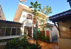 Foto 1 de Casa com 3 Quartos à venda, 270m² em Alto de Pinheiros, São Paulo
