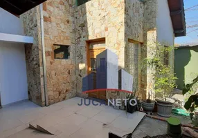 Foto 1 de Sobrado com 3 Quartos para venda ou aluguel, 272m² em Vila Bocaina, Mauá