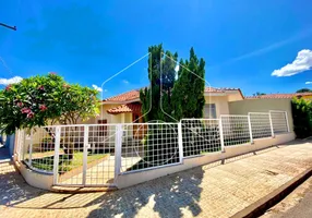 Foto 1 de Casa com 3 Quartos à venda, 297m² em Jardim Jequitibá, Marília