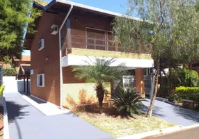 Foto 1 de Casa de Condomínio com 3 Quartos à venda, 164m² em Jardim Zavanella, Araraquara