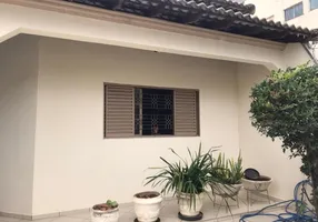 Foto 1 de Casa com 3 Quartos à venda, 180m² em Santa Mônica, Uberlândia