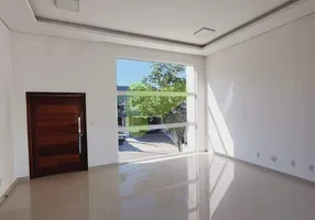 Foto 1 de Casa com 4 Quartos para alugar, 200m² em Vale dos Cristais, Macaé