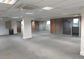 Foto 1 de Sala Comercial com 7 Quartos para alugar, 240m² em Novo Cavaleiro, Macaé