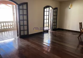 Foto 1 de Sobrado com 4 Quartos à venda, 202m² em Vila Sônia, São Paulo