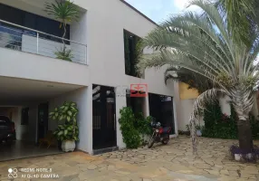 Foto 1 de Casa com 4 Quartos à venda, 285m² em Jardim Goiás, Goiânia