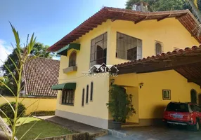 Foto 1 de Casa com 3 Quartos à venda, 185m² em Samambaia, Petrópolis