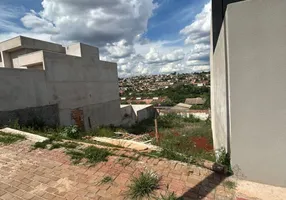 Foto 1 de Lote/Terreno à venda, 252m² em Colinas, Londrina