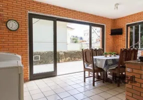 Foto 1 de Casa com 3 Quartos para alugar, 200m² em Independência, Porto Alegre