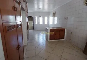 Foto 1 de Sobrado com 3 Quartos para alugar, 200m² em Vila Curuçá, Santo André
