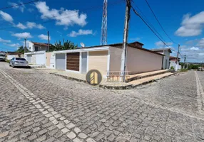 Foto 1 de Casa com 3 Quartos à venda, 178m² em Boa Esperança, Parnamirim