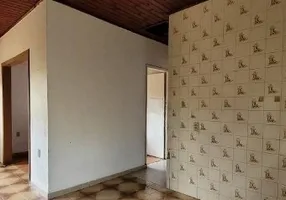 Foto 1 de Casa com 2 Quartos para alugar, 150m² em Passo da Areia, Porto Alegre