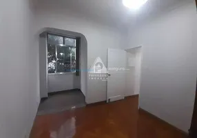 Foto 1 de Apartamento com 2 Quartos para alugar, 77m² em Copacabana, Rio de Janeiro